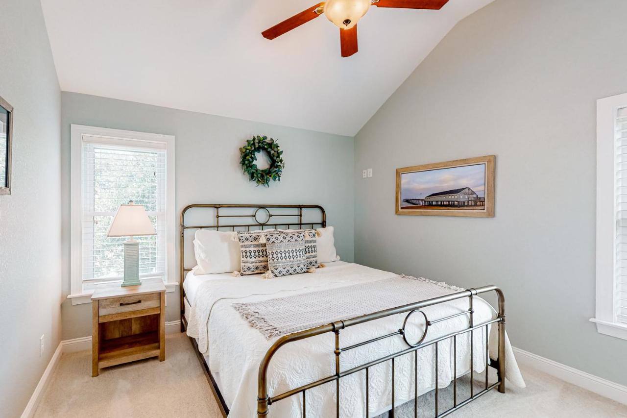 Coastal Serenity - Unit A - Floor