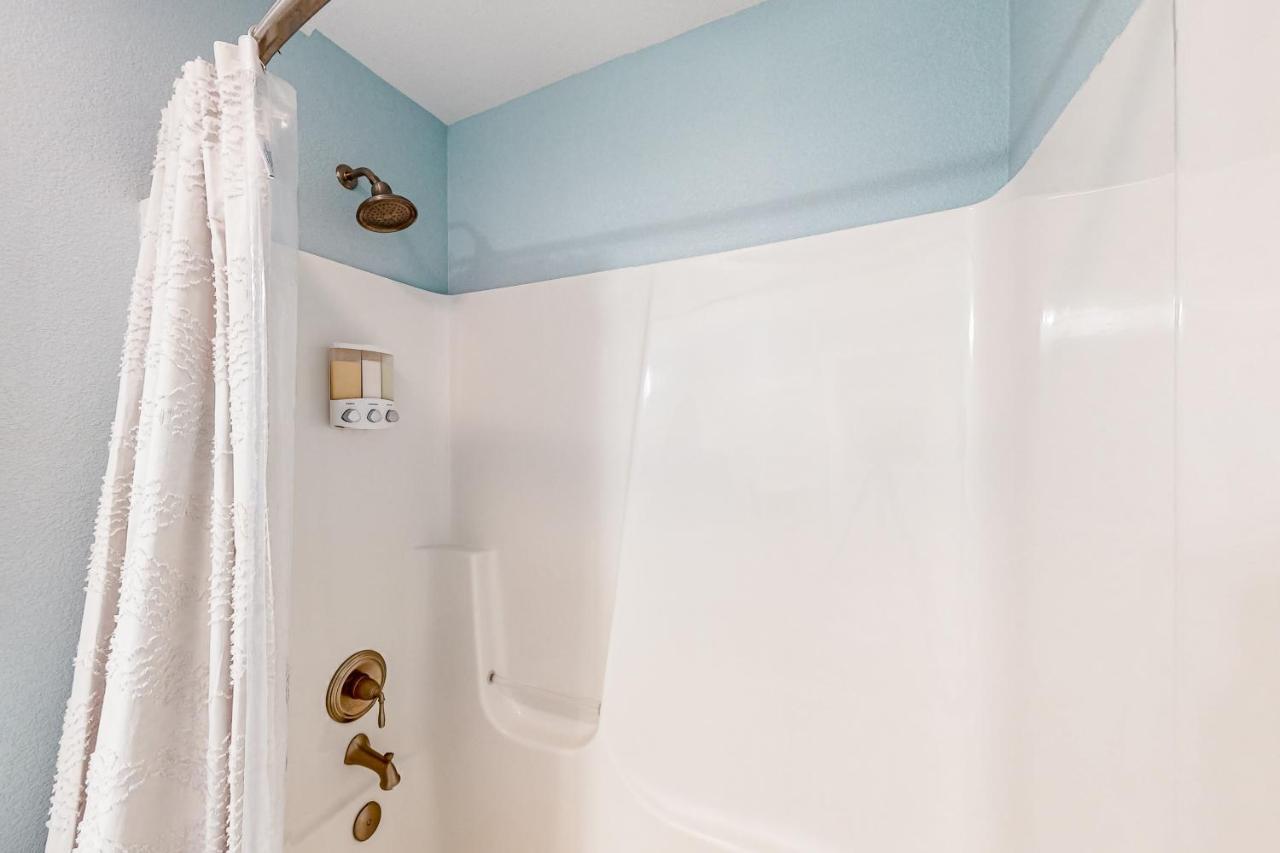 Coastal Serenity - Unit A - Floor *